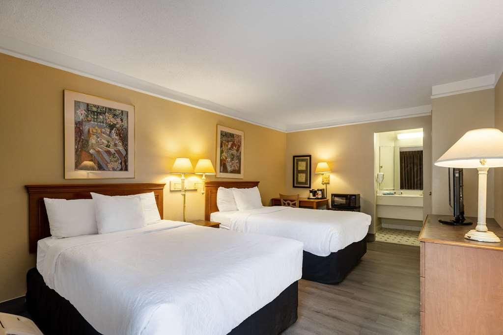 Econo Lodge Джорджтаун Номер фото